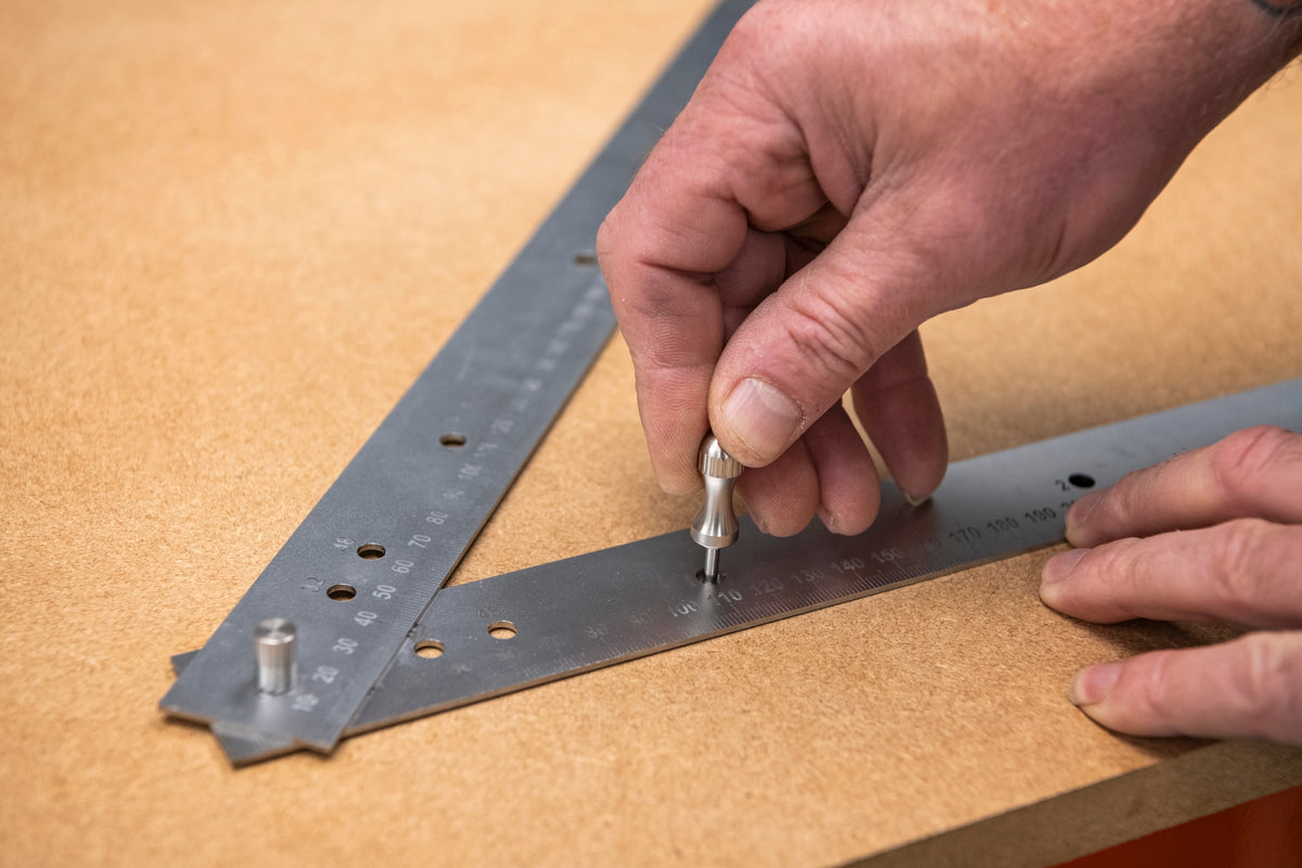 UJK Parf Plus Guide System with Parf Protractor, creating precise 20mm holes at various angles, ideal for woodworking projects