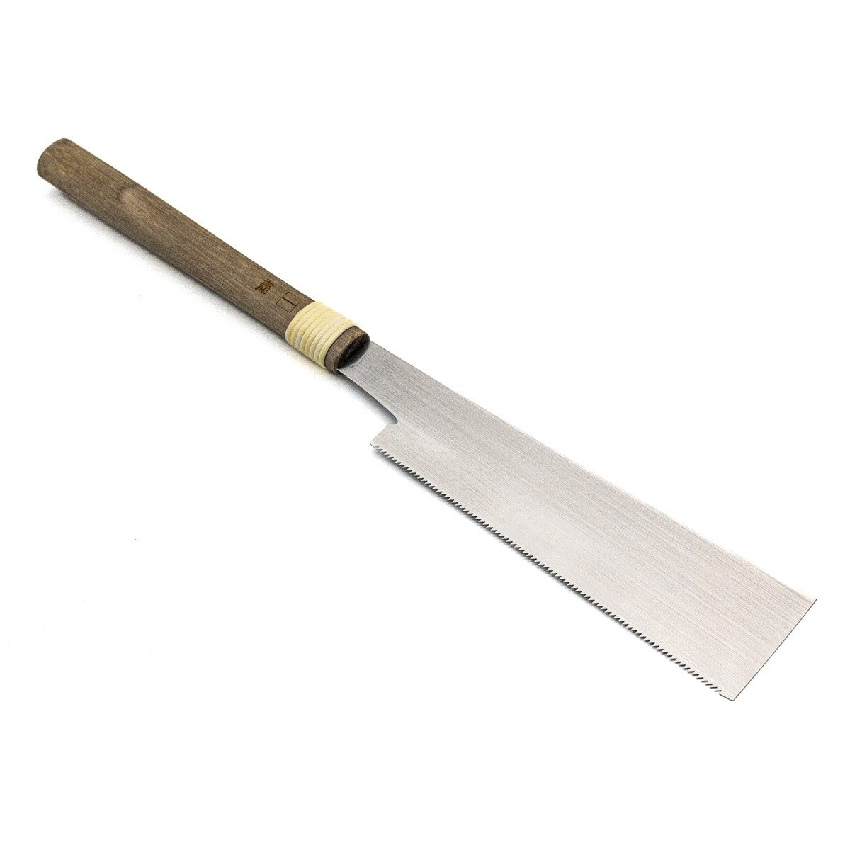 Mitsukawa Kataba Rip Saw Japanese Saw 170mm 13TPI Pull Saw in action slicing wood precisely
