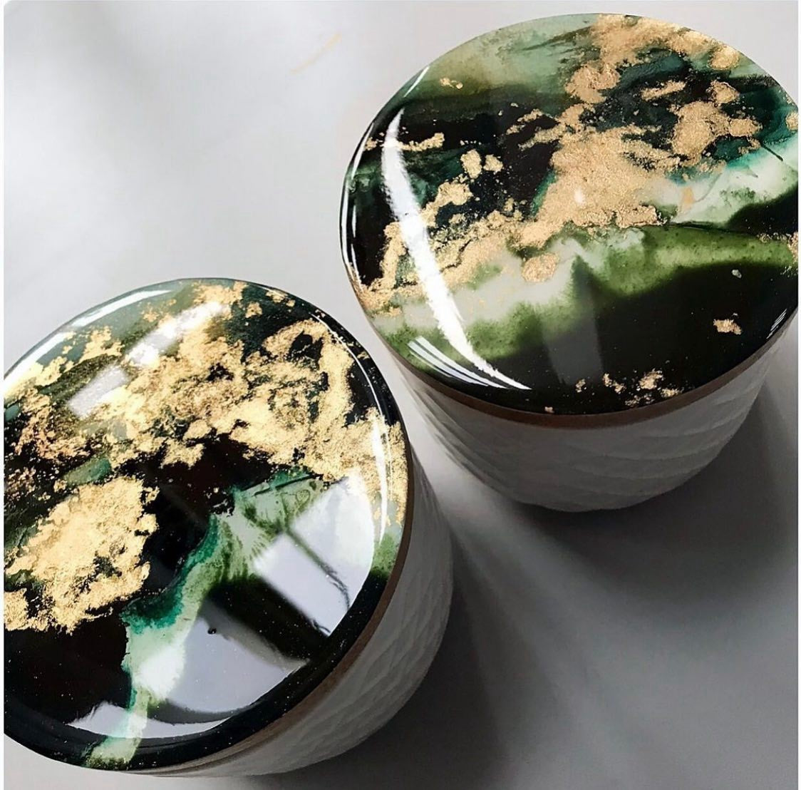 Australian Woodworking Tools Store: Clear Glass Resin Finish for Artwork and Table Coating with Excellent Flow and Low Bubbles