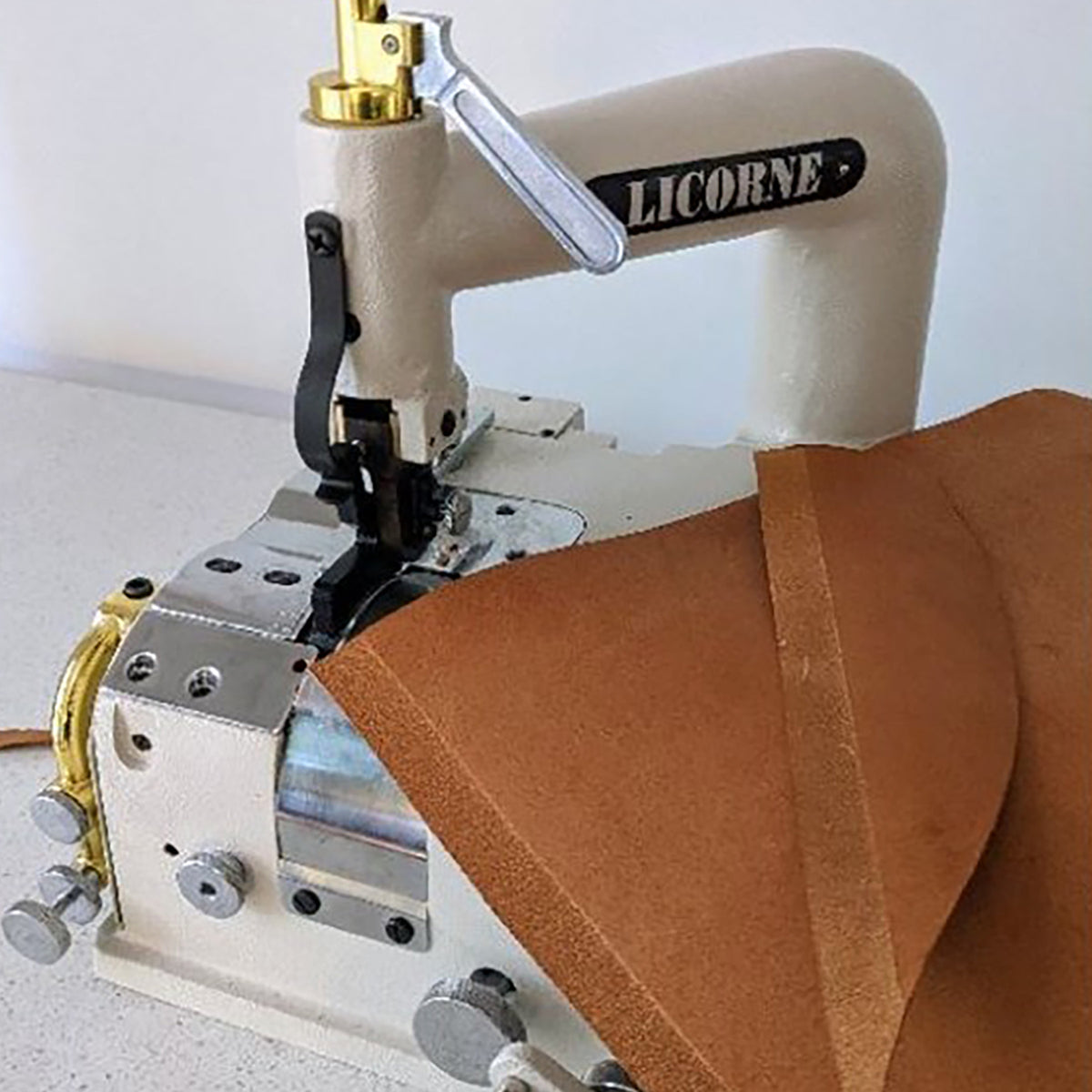 En Mina 12 Pocket Suede Chisel Roll