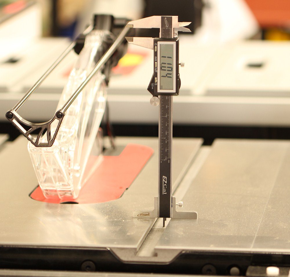 iGaging EZCal Digital Vernier Calipers 150mm with Depth Base Attachment, displaying metric & imperial scales in high resolution