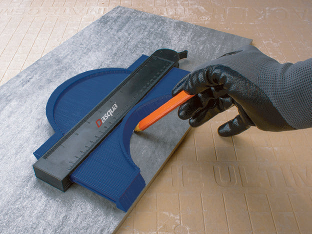 Dasqua Contour Gauge 250mm with Magnetic Base showing locking mechanism for precise profile transfer in woodworking and flooring