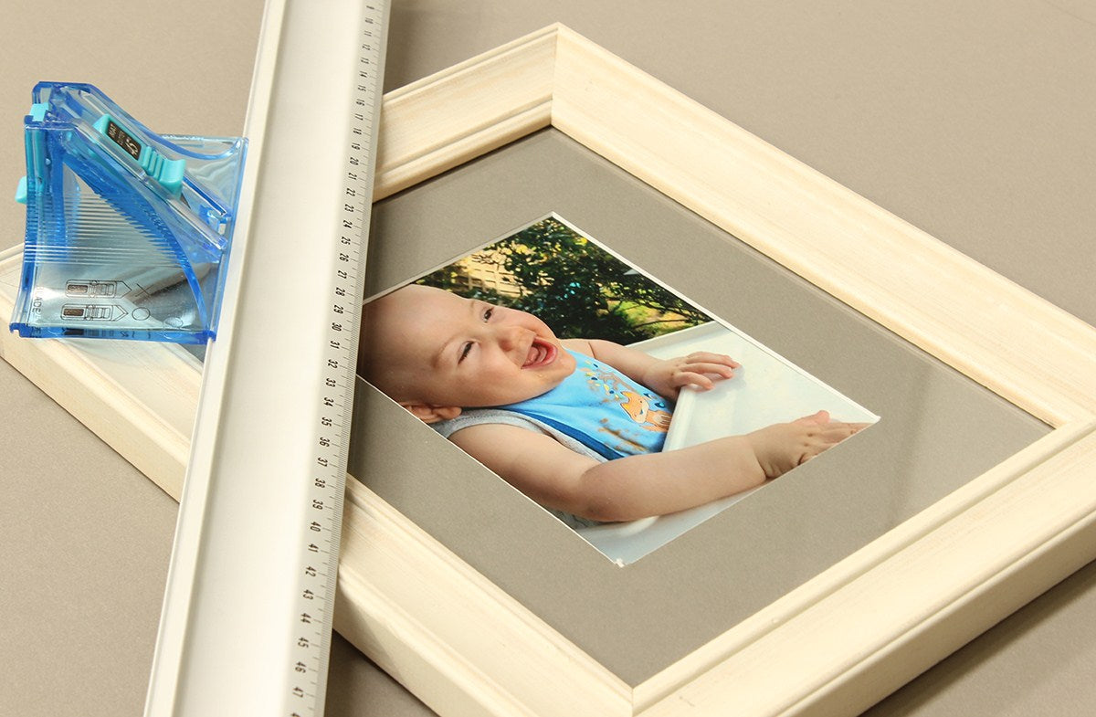 Baladonia Mat Cutter & Rule for Picture Framing Matboard, featuring 45° and 90° blades for precise cuts