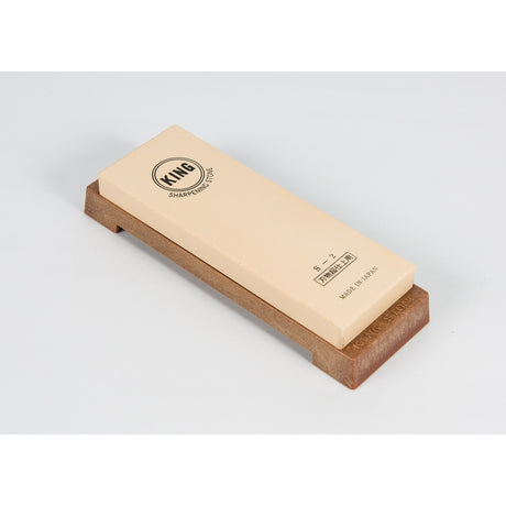 King Waterstone 4000 Grit 185 x 65mm with Base on plastic stand for bench use