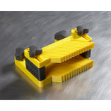 Magswitch stackable featherboard risers in use