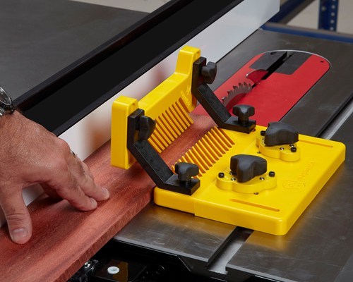 Magswitch Reversible Magnetic Featherboard Starter Kit vertical attachment detail