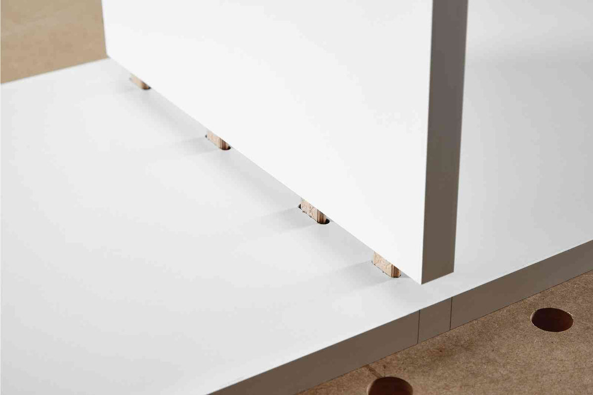Festool 8mm x 50mm hardwood tenon for DF 500, pack of 100, detailed view showing Sipo Mahogany wood quality