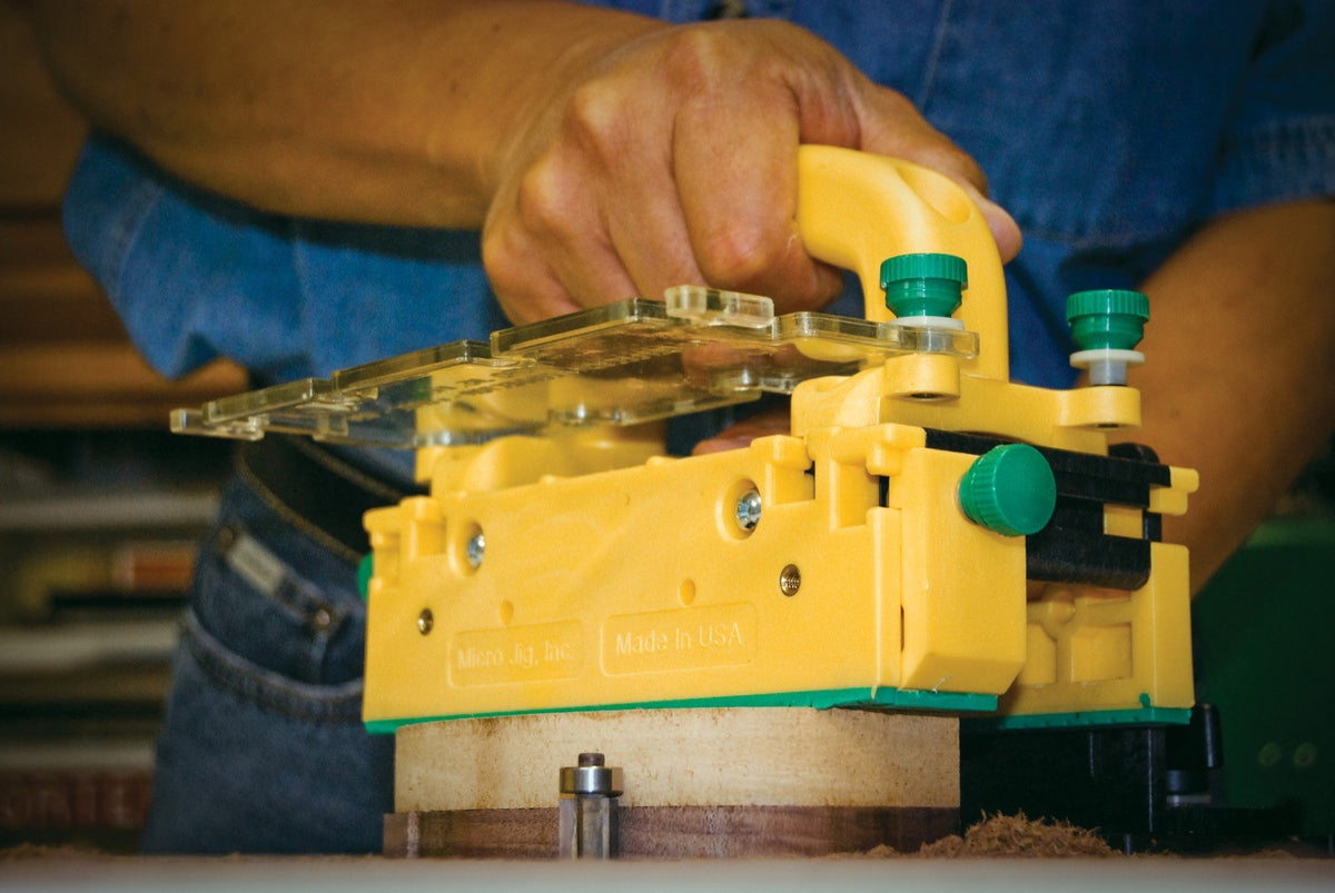 MicroJig GRR-Ripper Clear Deflector & Connector Attachment in use with GRR-Rip Block for safe and efficient routing