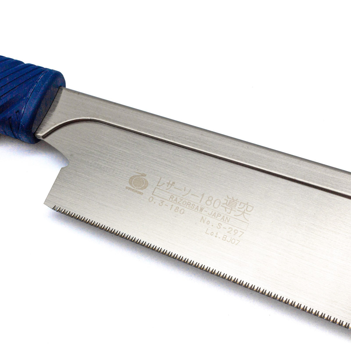 Razorsaw Miniature Dovetail Dozuki Japanese Saw 25.4TPI 180mm Blade in action, showcasing precise cuts and fine teeth