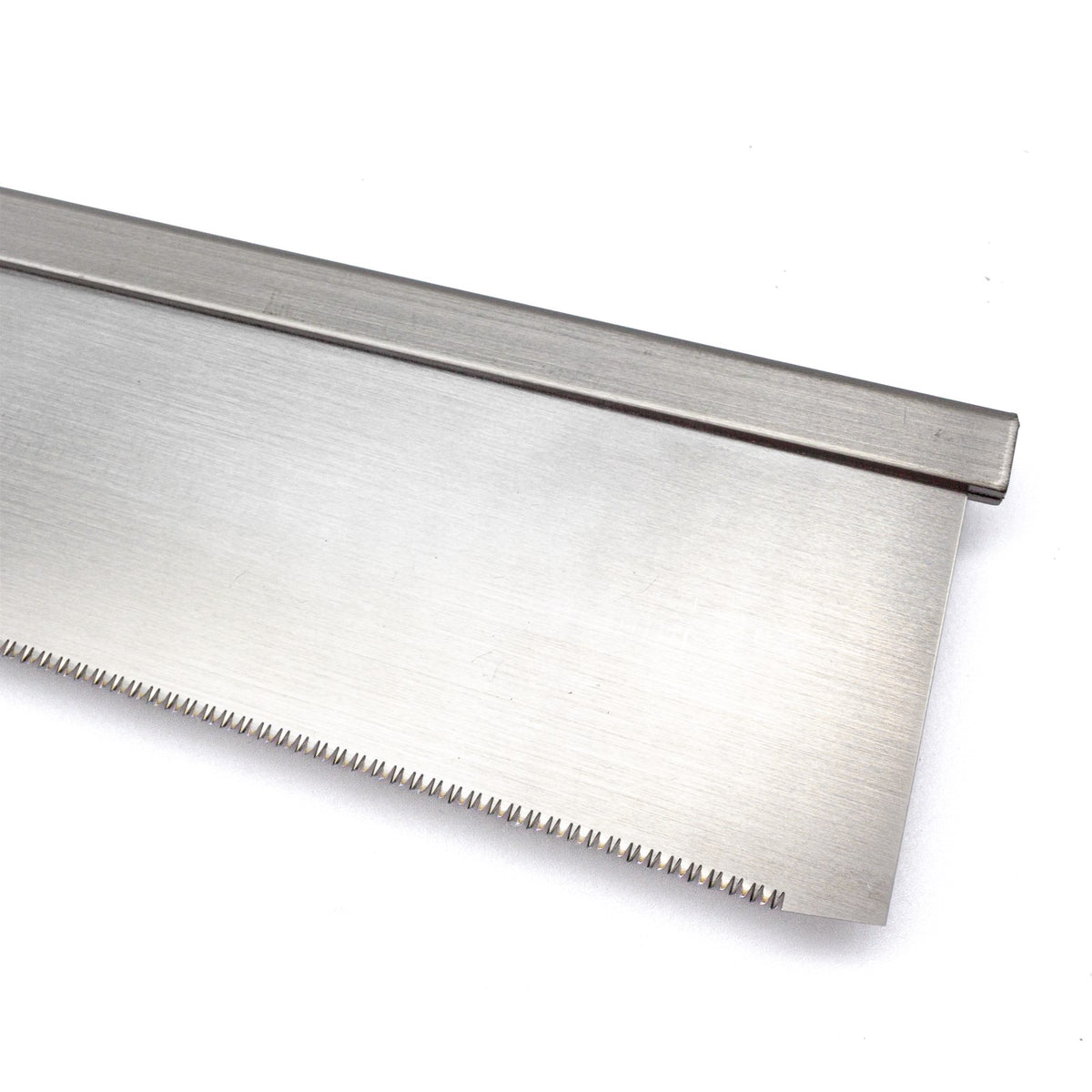 Razorsaw Miniature Dovetail Dozuki Japanese Saw 25.4TPI 180mm Blade in use on wood piece