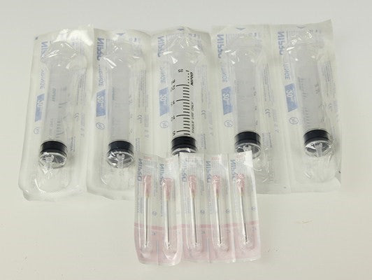 Glue syringe and needles kit for precise glue or resin application in woodworking projects