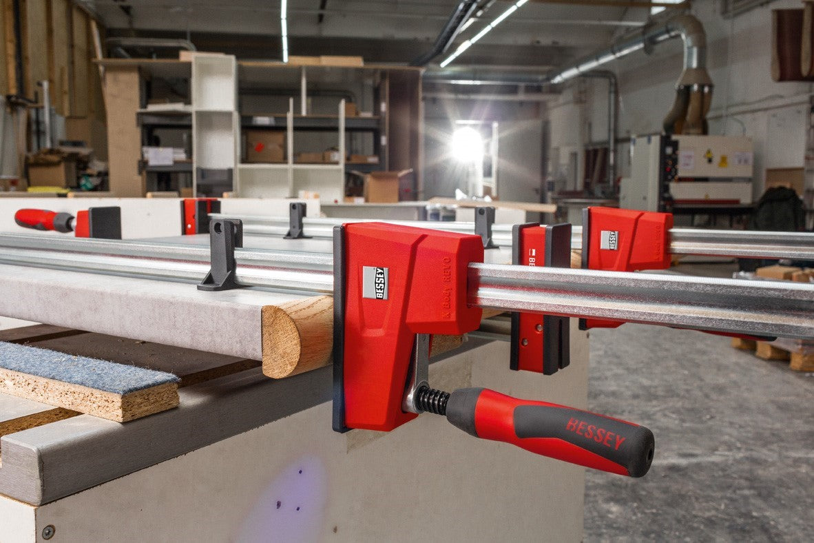 Bessey K-Body Revo Parallel Clamps 2500mm - Close-up of jaws showing parallel alignment