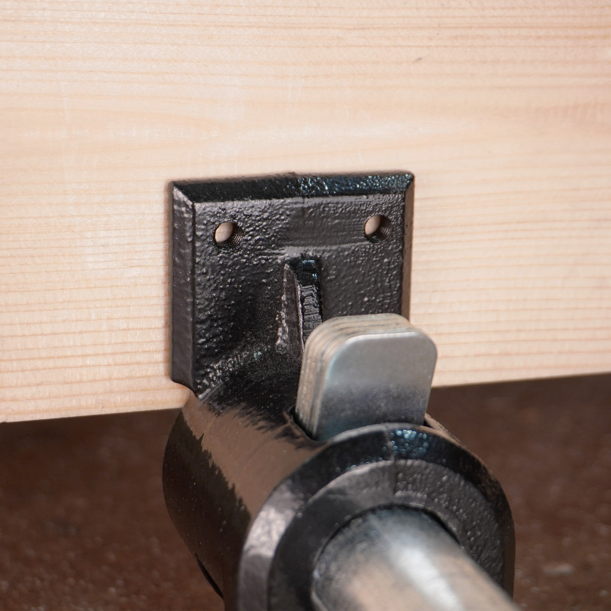 Torquata Double Clutched Pipe Clamp with 3/4in Galvanised Pipe