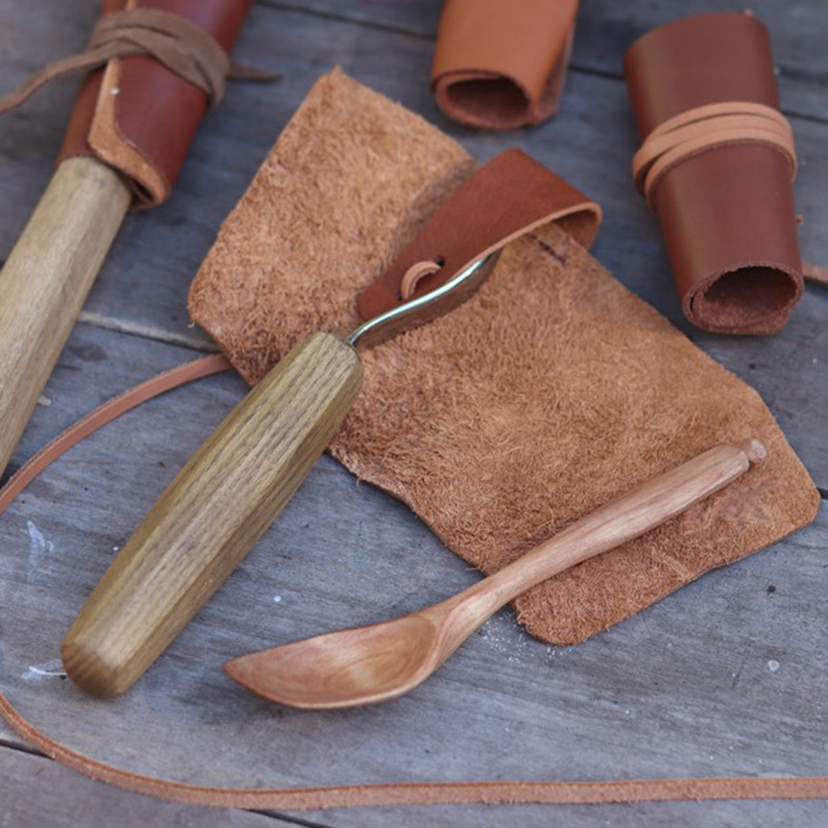 En Mina Hook Knife Cover Tan Leather