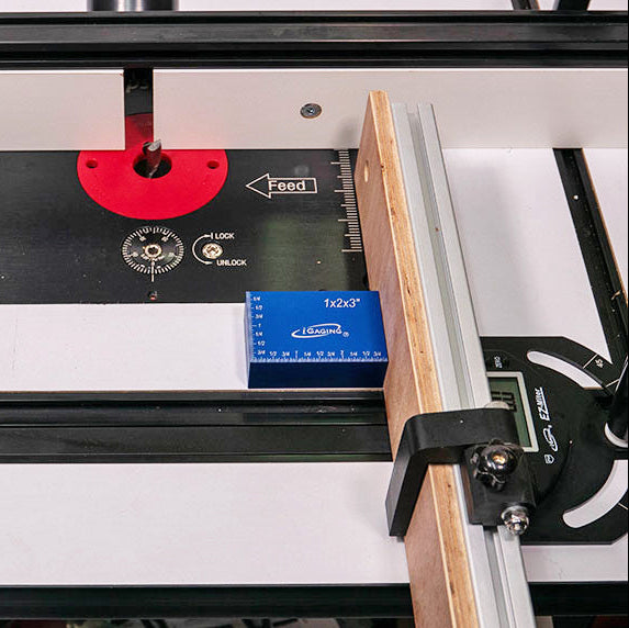 iGaging EZ Digital Mitre Gauge with 610mm Fence, angled view showcasing clear digital display