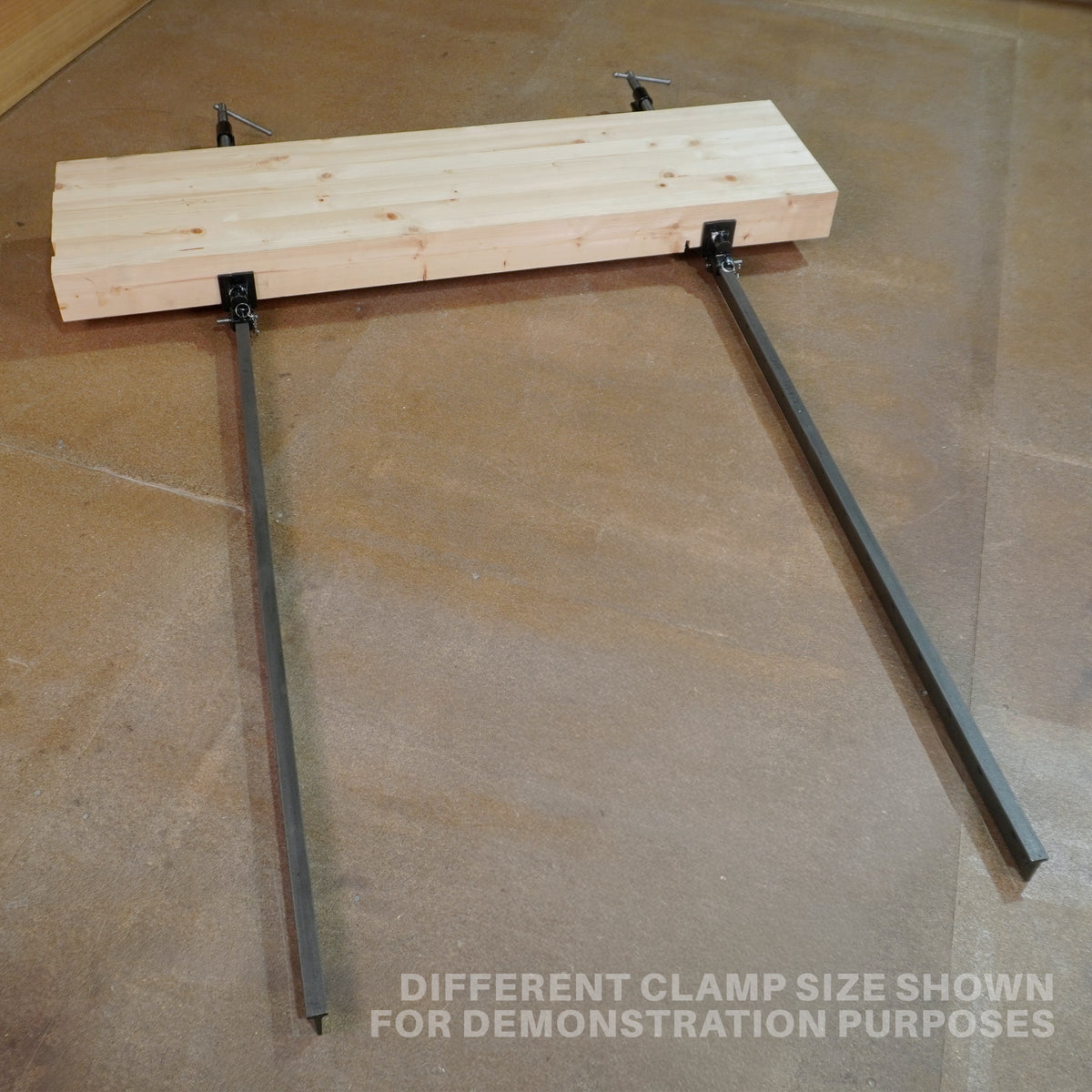 Torquata Heavy Duty Steel T-Bar Sash Clamp 1050mm Capacity